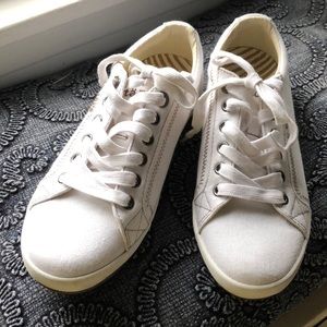 Taos Star Tennis Shoes